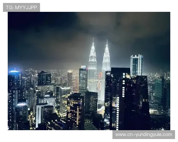 马来西亚云顶大赌场夜景图片集锦展现赌场璀璨灯火与繁华娱乐氛围